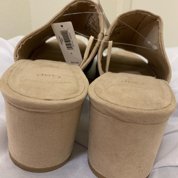 Gap; Suede Open-toe block heel mules; soft tan/nude; size 9; brand new with tag - Picture 7 of 9